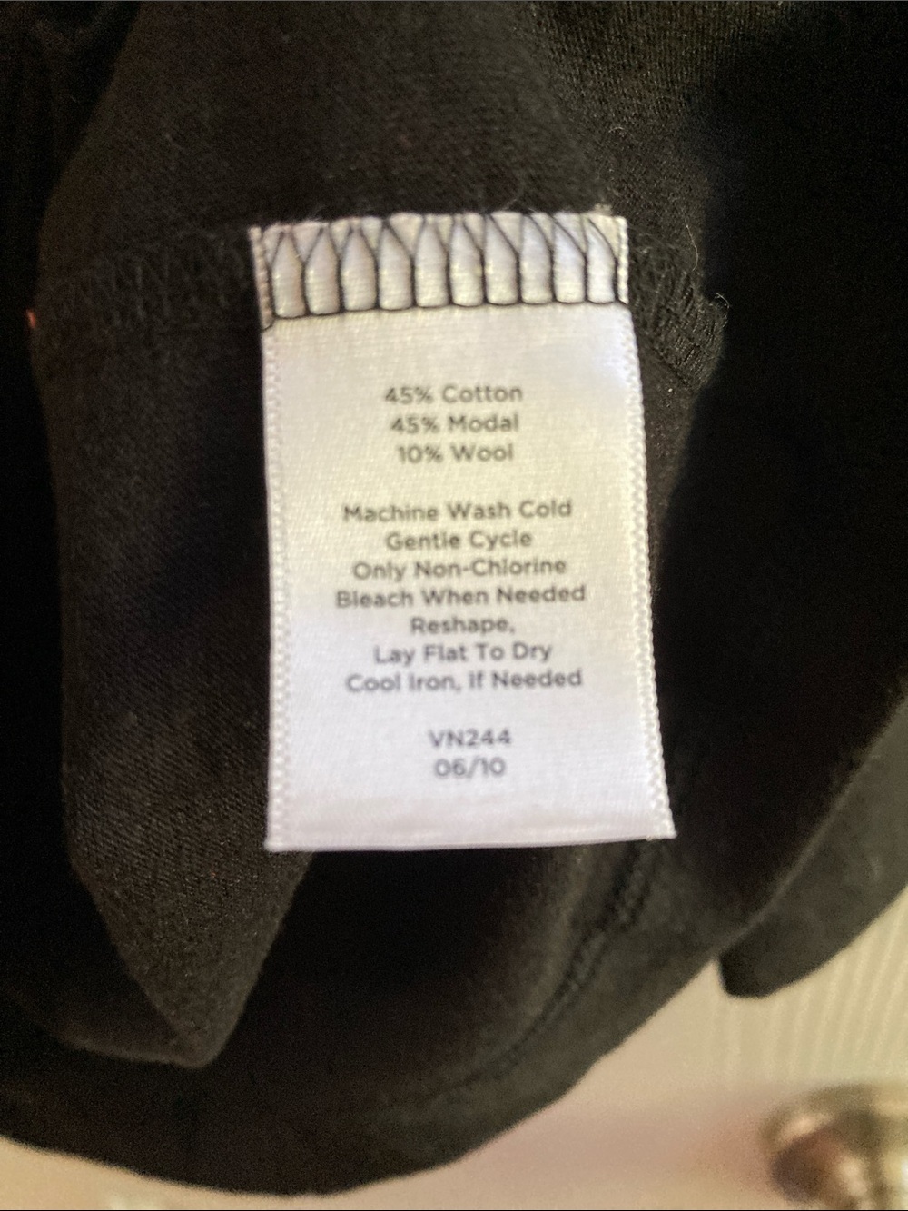 VGUC Talbots Black Ruffle V-Neck Top - Picture 4 of 4